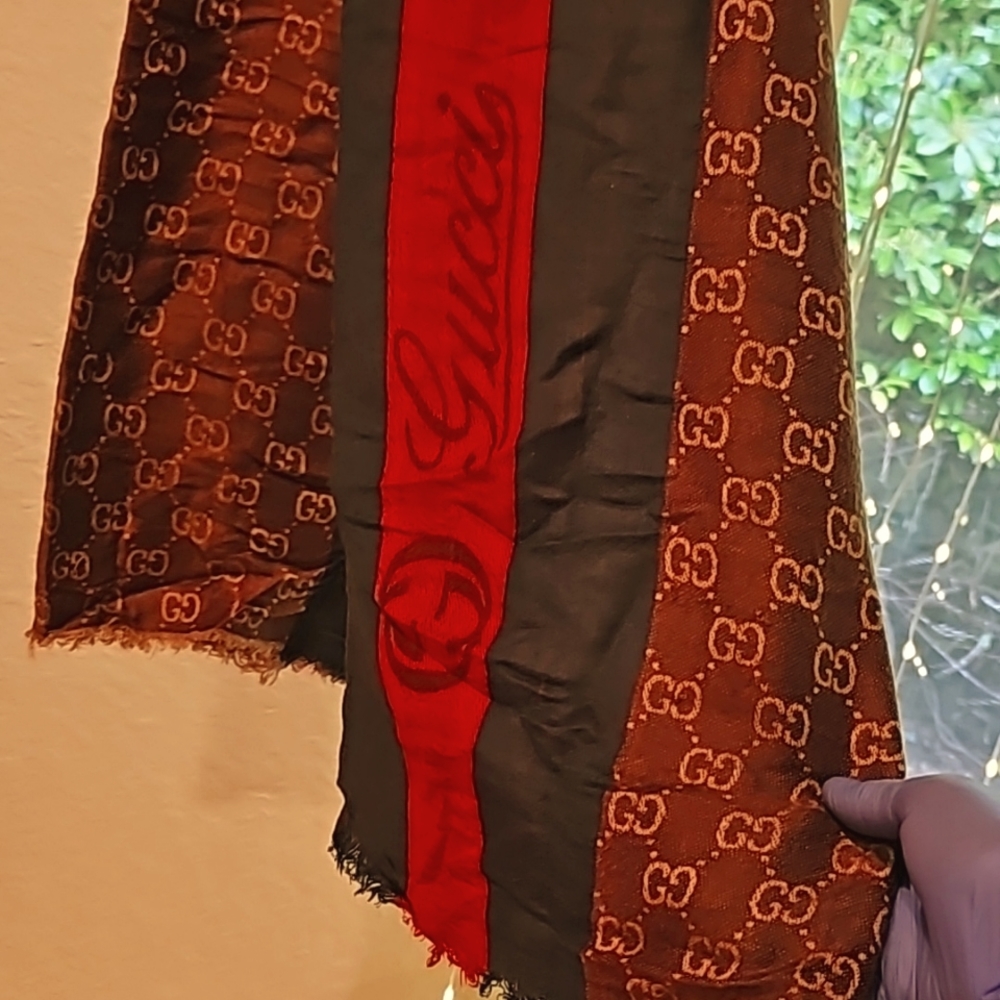 GUCCI scarf